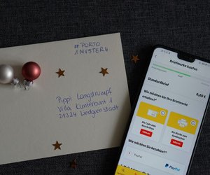 Ohne Wartezeit: Mit diesem Trick verschickt ihr eure Weihnachtspost ohne Briefmarken