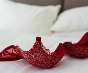 Silvester-Mythos: Warum gibt es den Brauch, an Silvester rote Unterwäsche zu tragen?