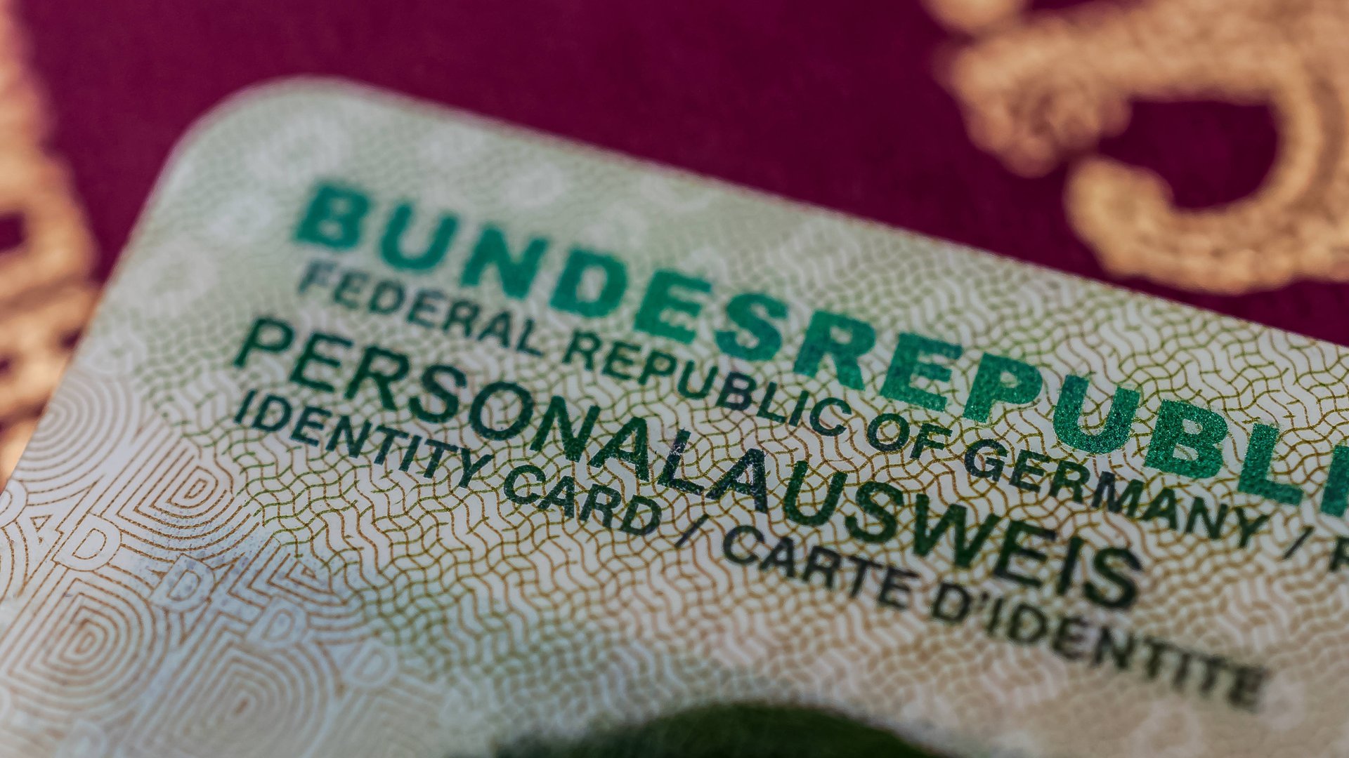 Das Steckt Wirklich Hinter Den Codes Auf Dem Personalausweis