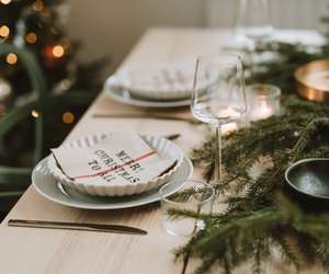5&#x20;festliche&#x20;Amazon-Geschirr-Highlights,&#x20;die&#x20;dir&#x20;Weihnachten&#x20;auf&#x20;den&#x20;Tisch&#x20;zaubern