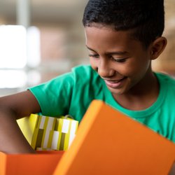 Gefällt garantiert: Die coolsten Geschenke für 12-jährige Jungs