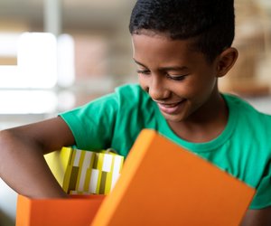 Von Action bis Kreativität: Die Top-Geschenke für 12-jährige Jungs