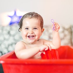 Babywanne-Test: Diese 5 Modelle versprechen jede Menge Badespaß