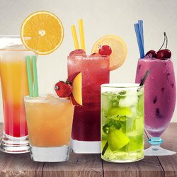 9 alkoholfreie Kindercocktails für eure Familienfeier oder Grillabend