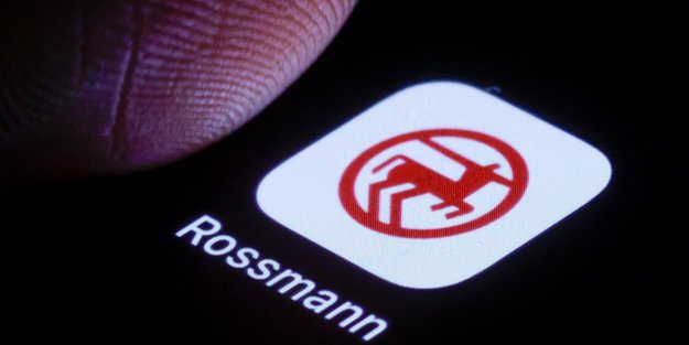 Schaffe Gemütlichkeit: Das LED-Neon-Leuchtband von Rossmann bringt behagliches Licht