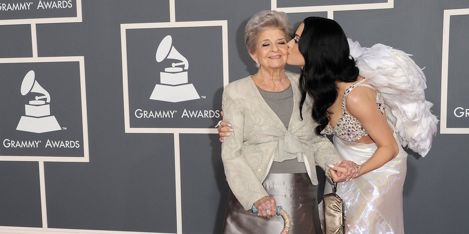 Katy Perry erzählt Oma am Sterbebett von der Schwangerschaft