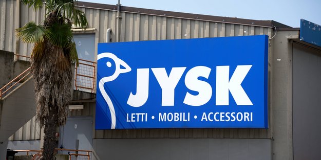 Diese trendige Dekoleuchte von Jysk kostet nur 16 € und wertet jeden Outdoorbereich auf