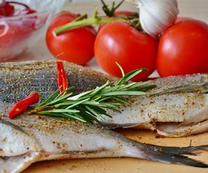 Dorade würzen: Die besten Tipps für feinen Fischgeschmack