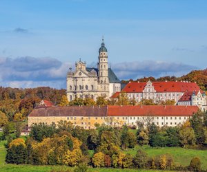 Rekordhalter: Dieses Schloss und diese Kirche wurden durch ihre großen Deckenfresken bekannt