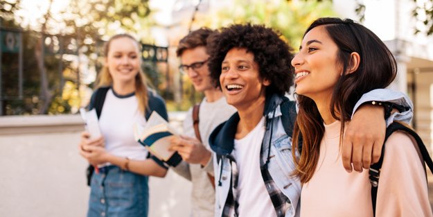 Unglaublich, aber wahr: 9 krasse Dinge, die an Schulen erlaubt sind